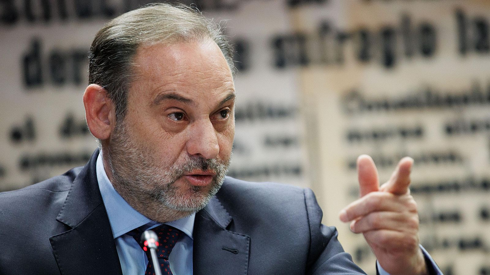 El exministro de Transportes José Luis Ábalos comparece durante la Comisión de Investigación sobre los contratos públicos realizados durante la pandemia del covid-19, en el Senado, a 6 de mayo de 2024