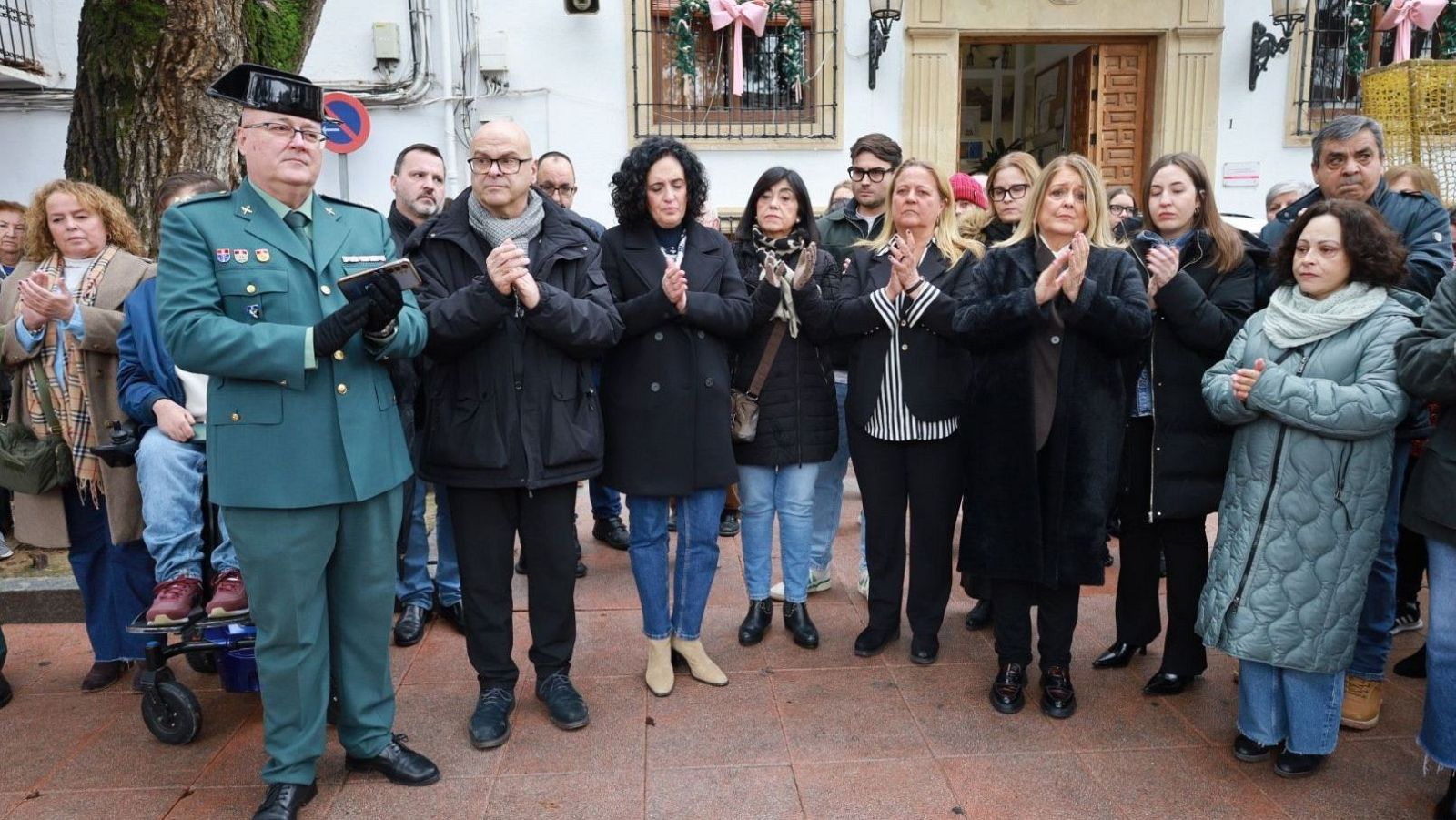 Concentración en Quesada en respulsa por la muerte de una vecina