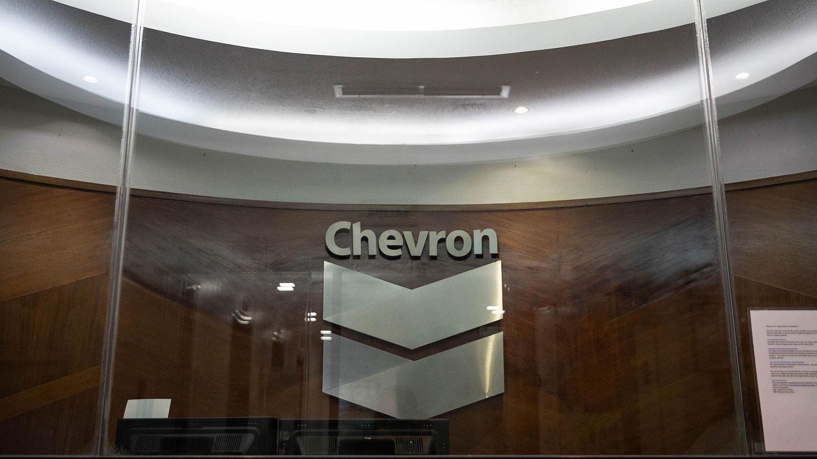 EE.UU. asegura que Chevron, Shell, Repsol y Eni "elevarán de inmediato" su inversión en Venezuela
