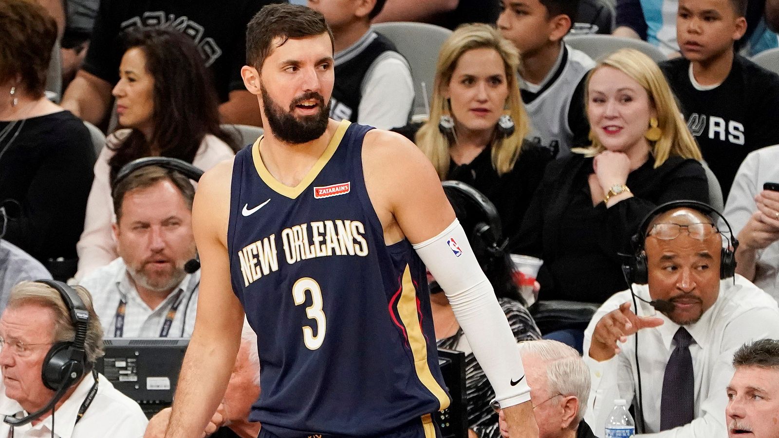 Nikola Mirotic ayuda en la victoria de los Pelicans ante los Mavericks