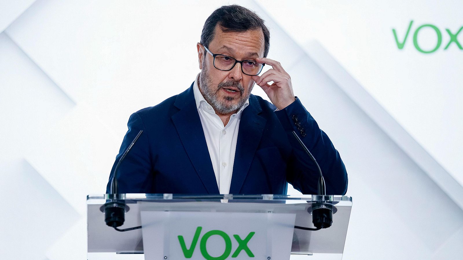 El portavoz de Vox, José Antonio Fúster, durante la rueda de prensa posterior a la reunión del Comité de Acción Política del partido.