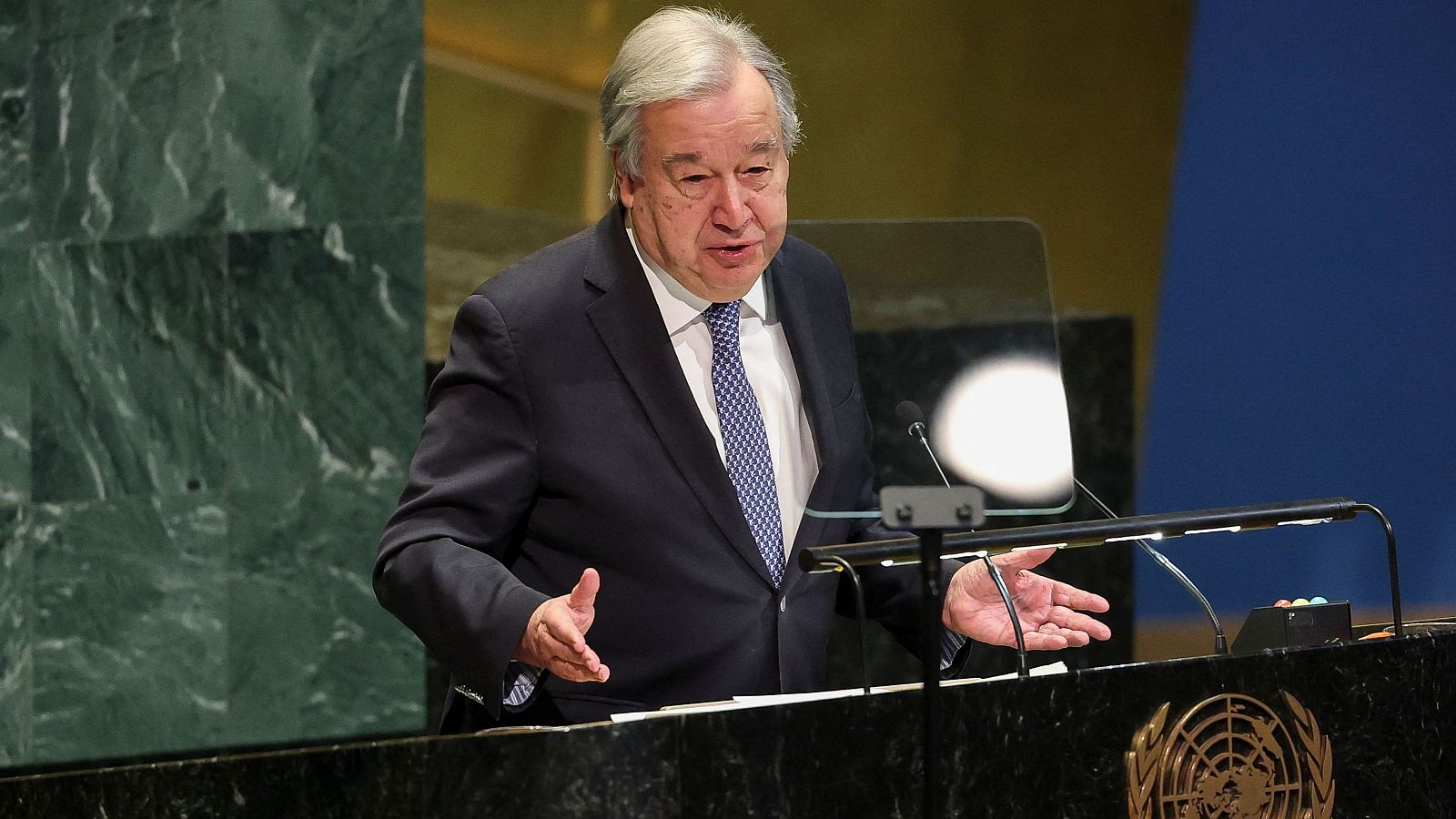 Guterres revindica el papel de la ONU "en un mundo lleno de conflictos" y pide reformar la ONU