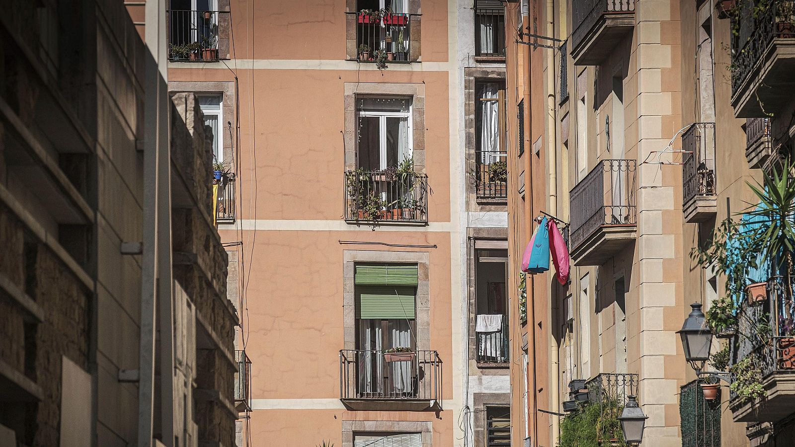 Balcons d'un carrer de Barcelona