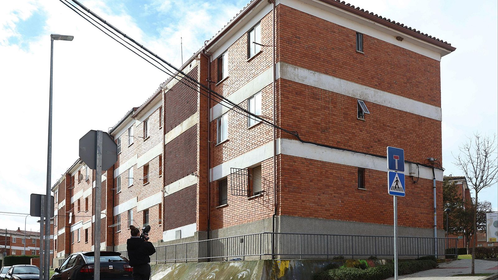Una mujer se tira desde la ventana para huir de 2 hombres en Zamora