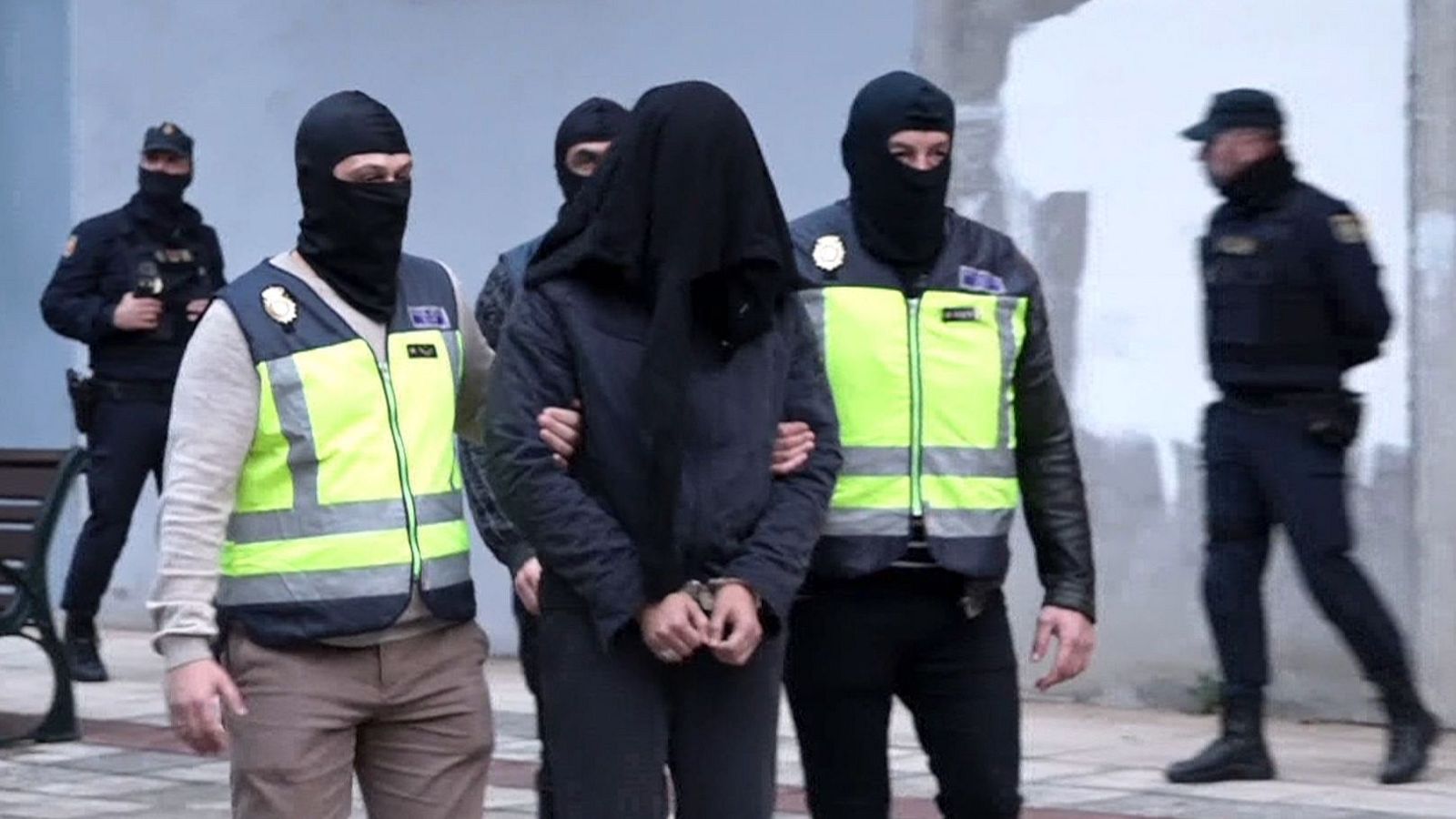 Imagen de archivo de una intervención de la Policía Nacional en una operación contra el yihadismo en España