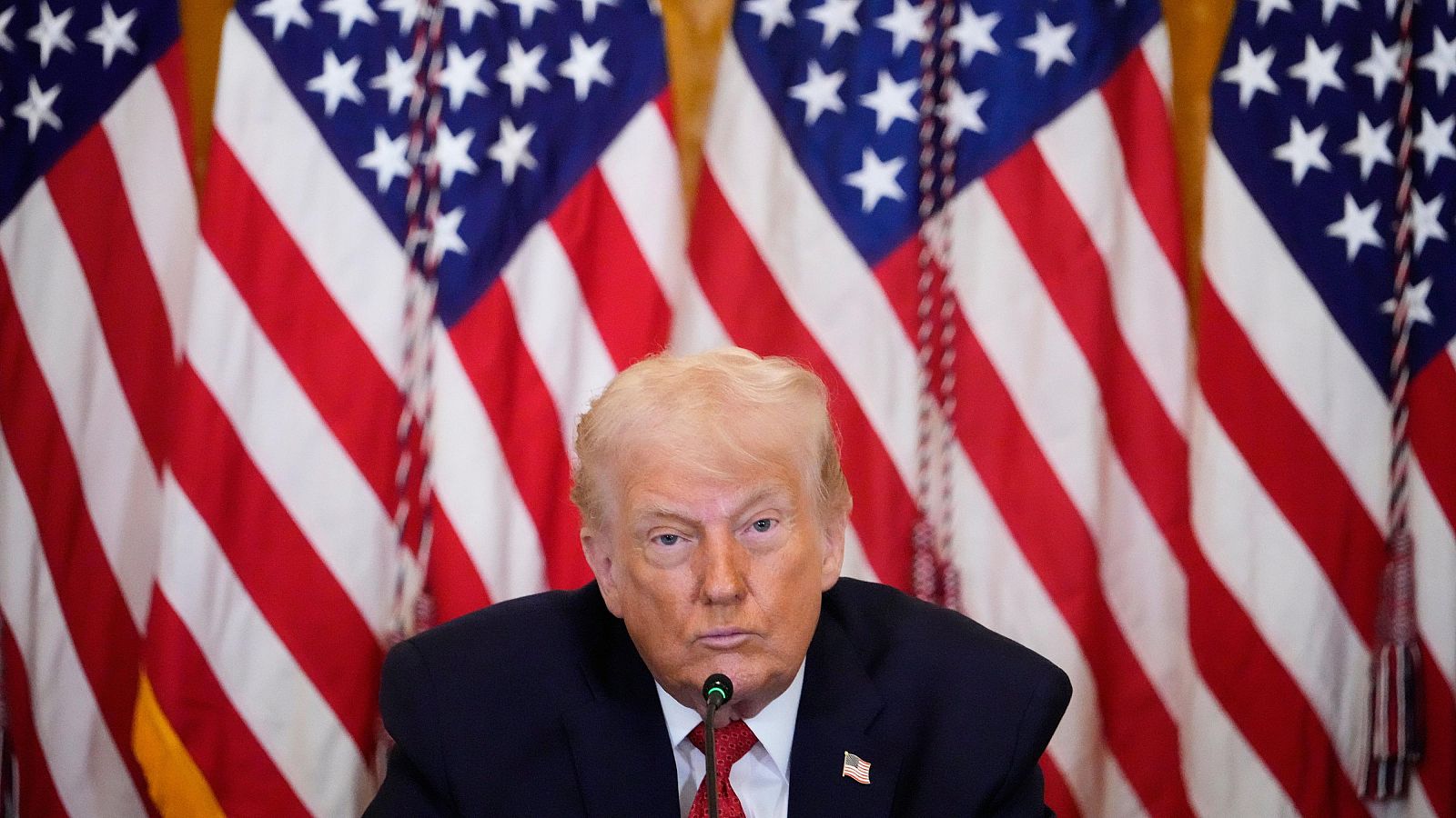 Trump abre la puerta a subir los aranceles a los países que no apoyen su plan para Groenlandia