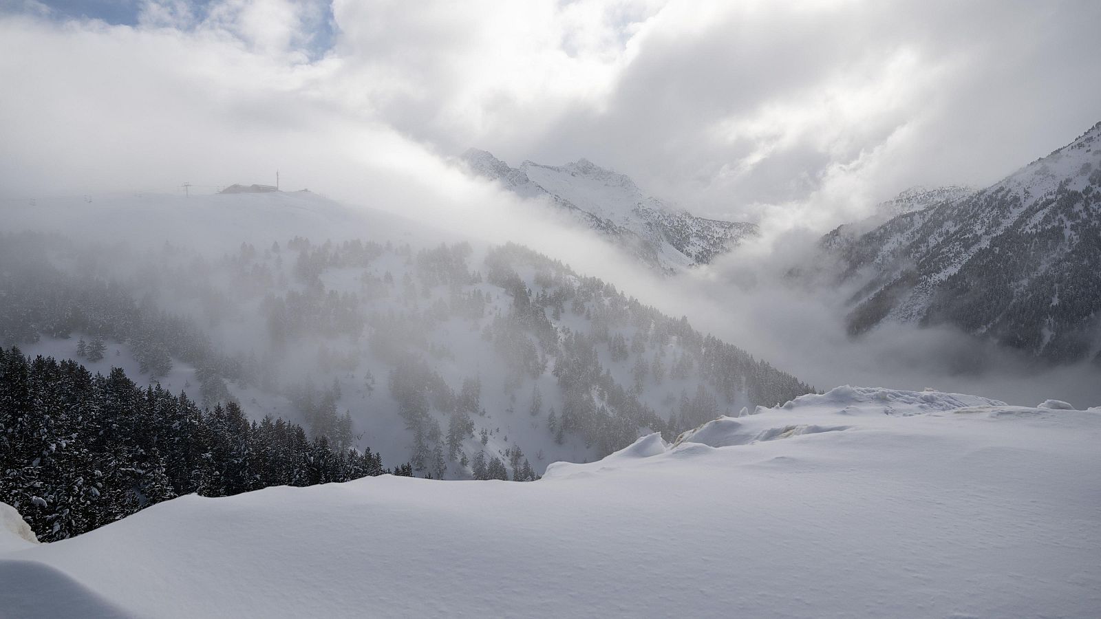 Muere un esquiador en un alud en el Barranc de Laveja en Val d'Aran, Lleida