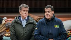 Feijóo, desde Adamuz junto a Moreno Bonilla: "Les debemos a las víctimas y familiares saber exactamente qué ha pasado"