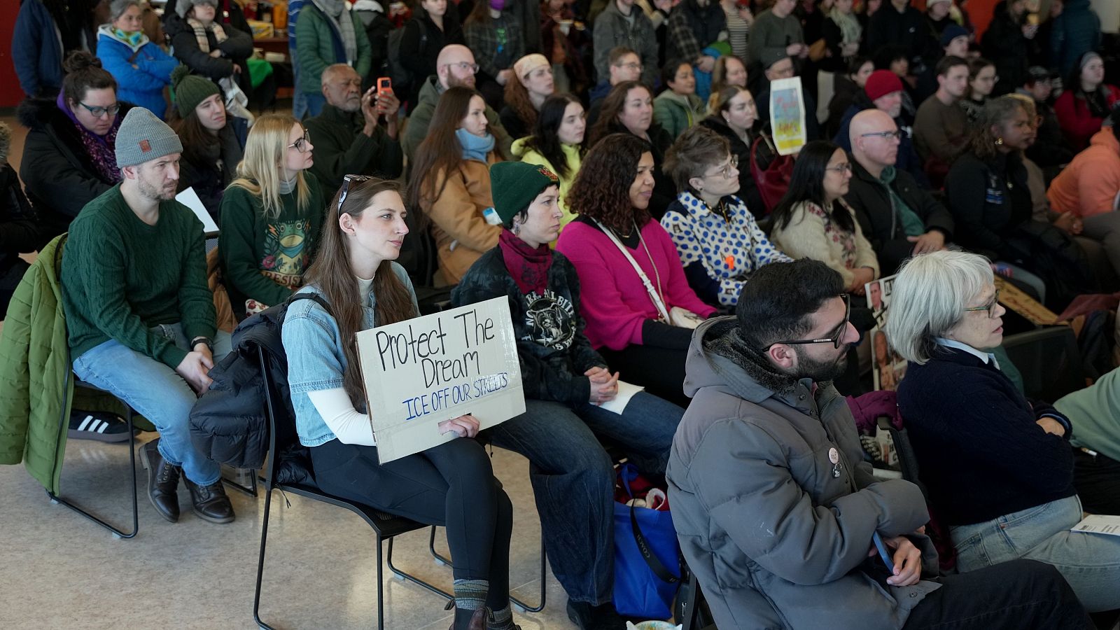 Trump lamenta que haya "demasiada atención mediática" en Minnesota al ICE y poca a los "políticos corruptos".