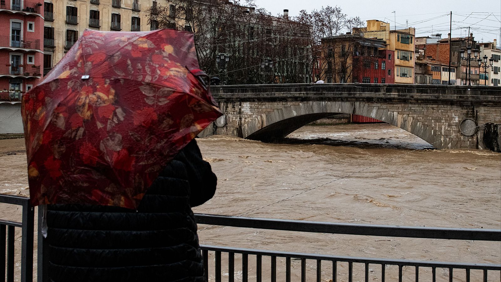 Crecida del río Onyar a su paso por el centro de Girona