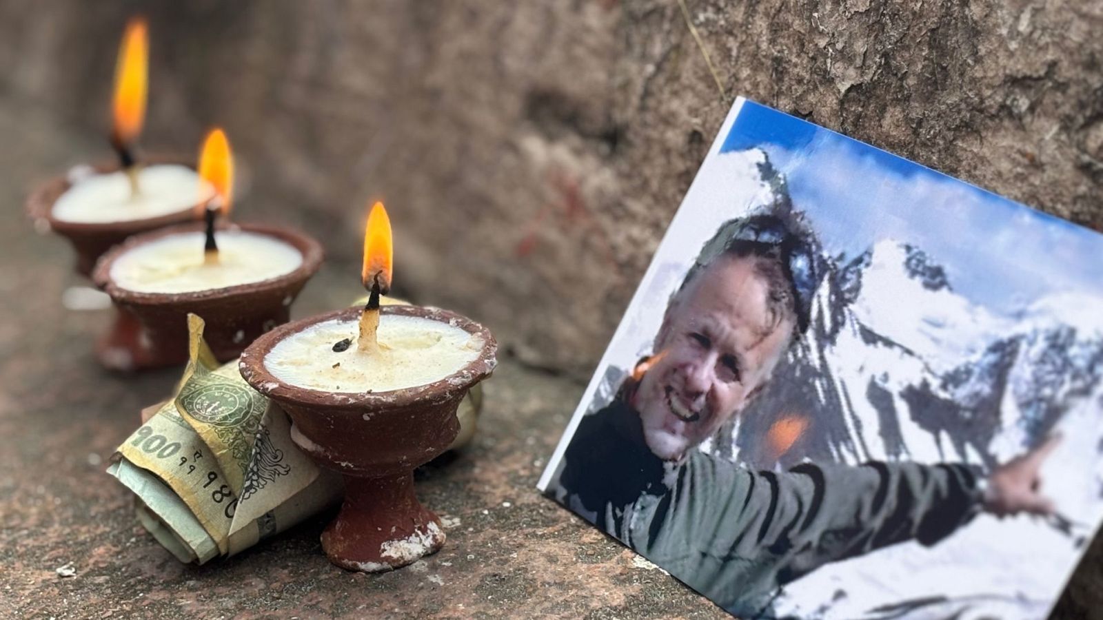 Recuerdo del alpinista Juanjo Garra