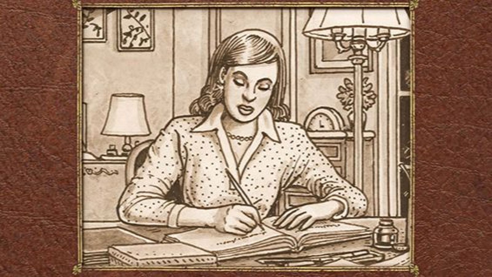 Una mujer de mediana edad, con cabello castaño y un collar de perlas, escribe concentrada en un diario abierto sobre un escritorio lleno de papeles y libros, en una habitación decorada con estilo clásico.