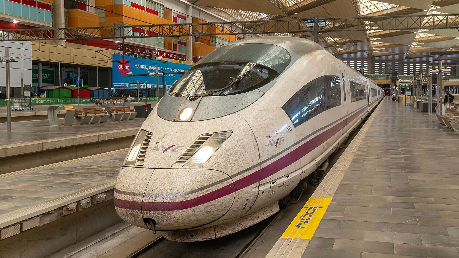 Adif limita temporalmente a 160 km/h un tramo de vía entre Madrid y Barcelona por seguridad tras el reporte de baches por parte de maquinistas