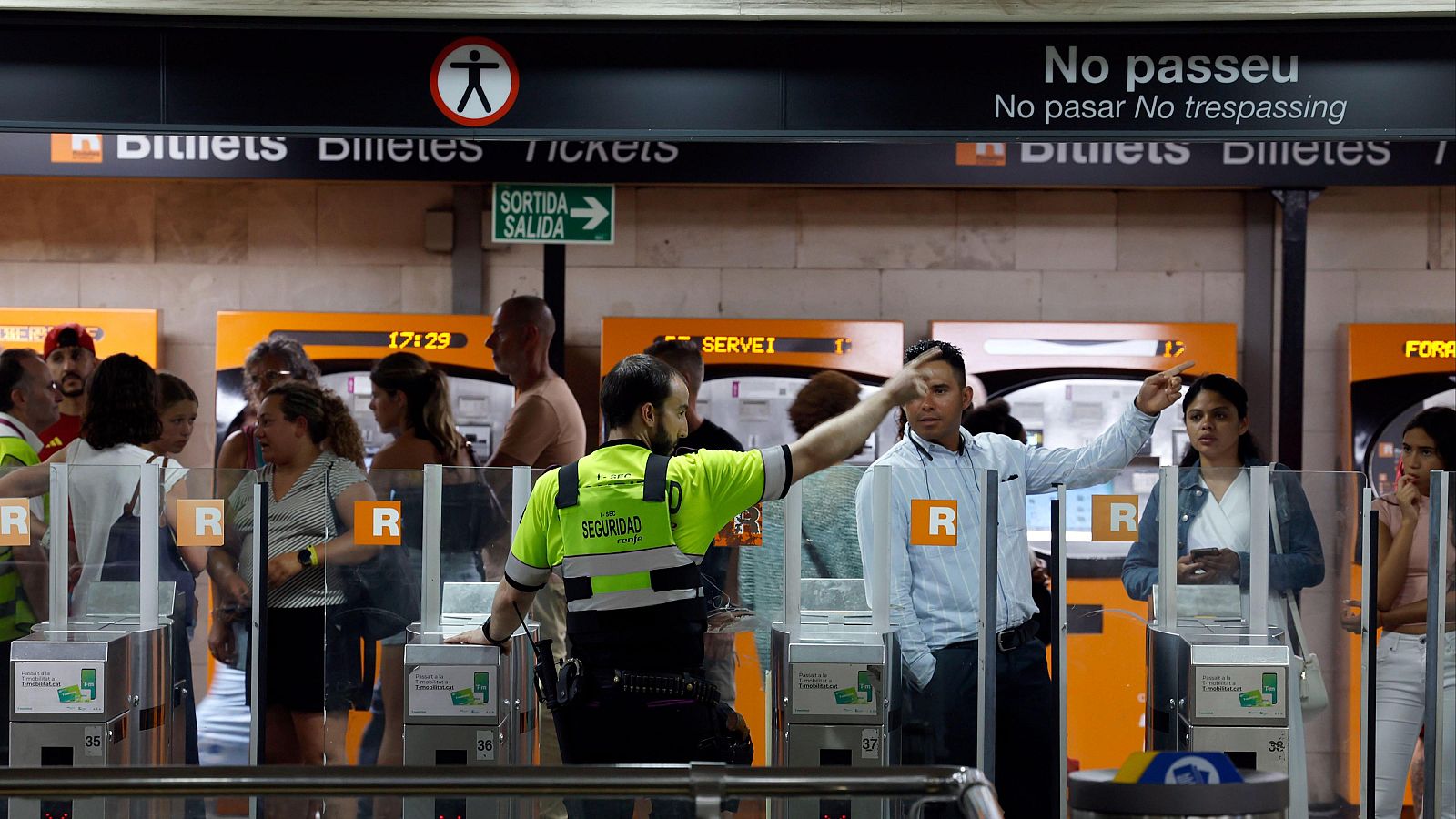 Adif mantiene suspendida la circulación de trenes de Rodalies en toda Cataluña tras el accidente en Gélida
