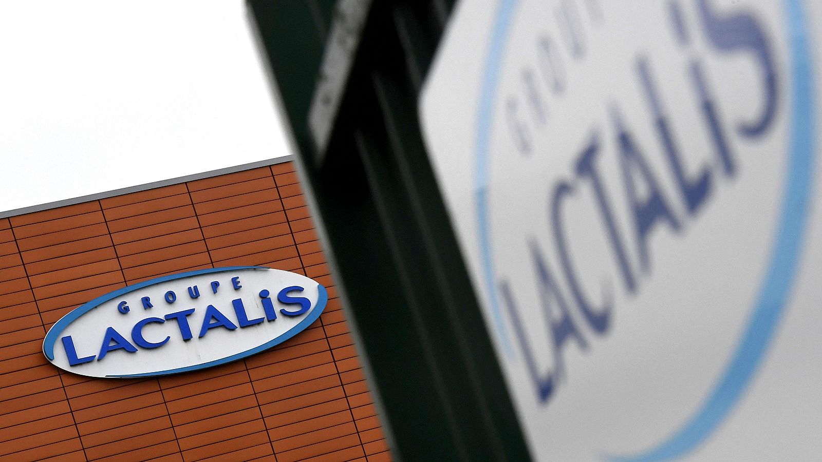 En Francia, el grupo Lactalis acaba de anunciar la retirada de varios lotes de su fórmula infantil de leche de la marca Picot