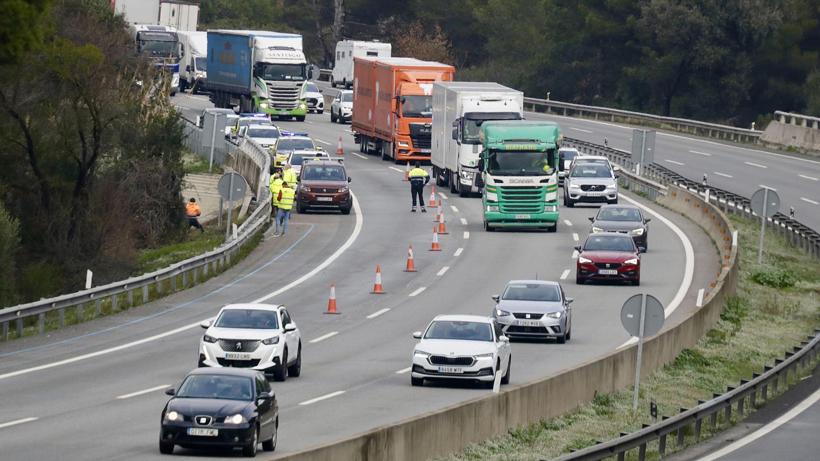 Desviació dels vehicles pel tal de l'AP-7 a Martorell