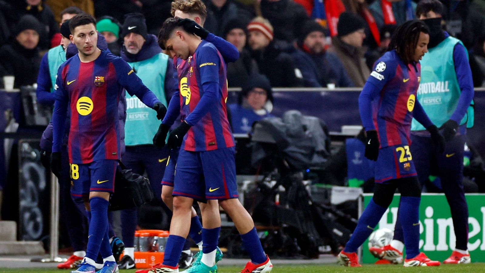 Pedri estará un mes de baja con una lesión en el bíceps femoral de su pierna derecha