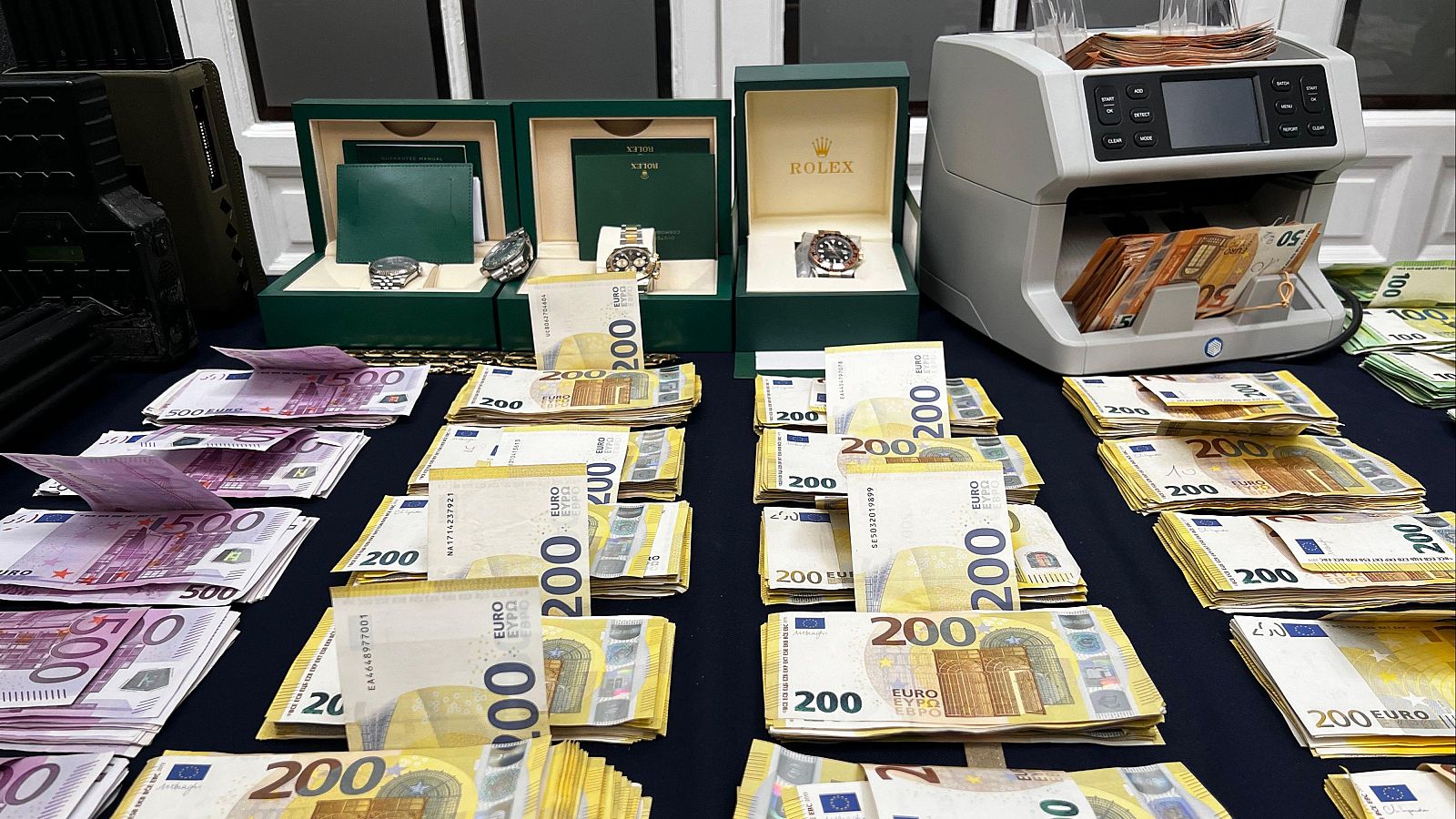 Un total de 105 personas han sido detenidas en Andalucía y Canarias en las dos fases de la operación Sombra Negra