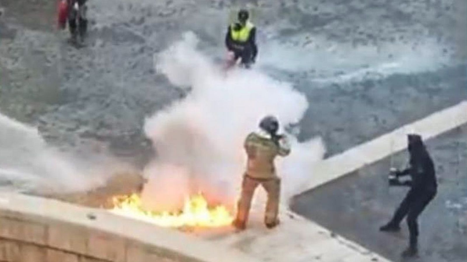 Bombero se quema a lo bonzo en Murcia