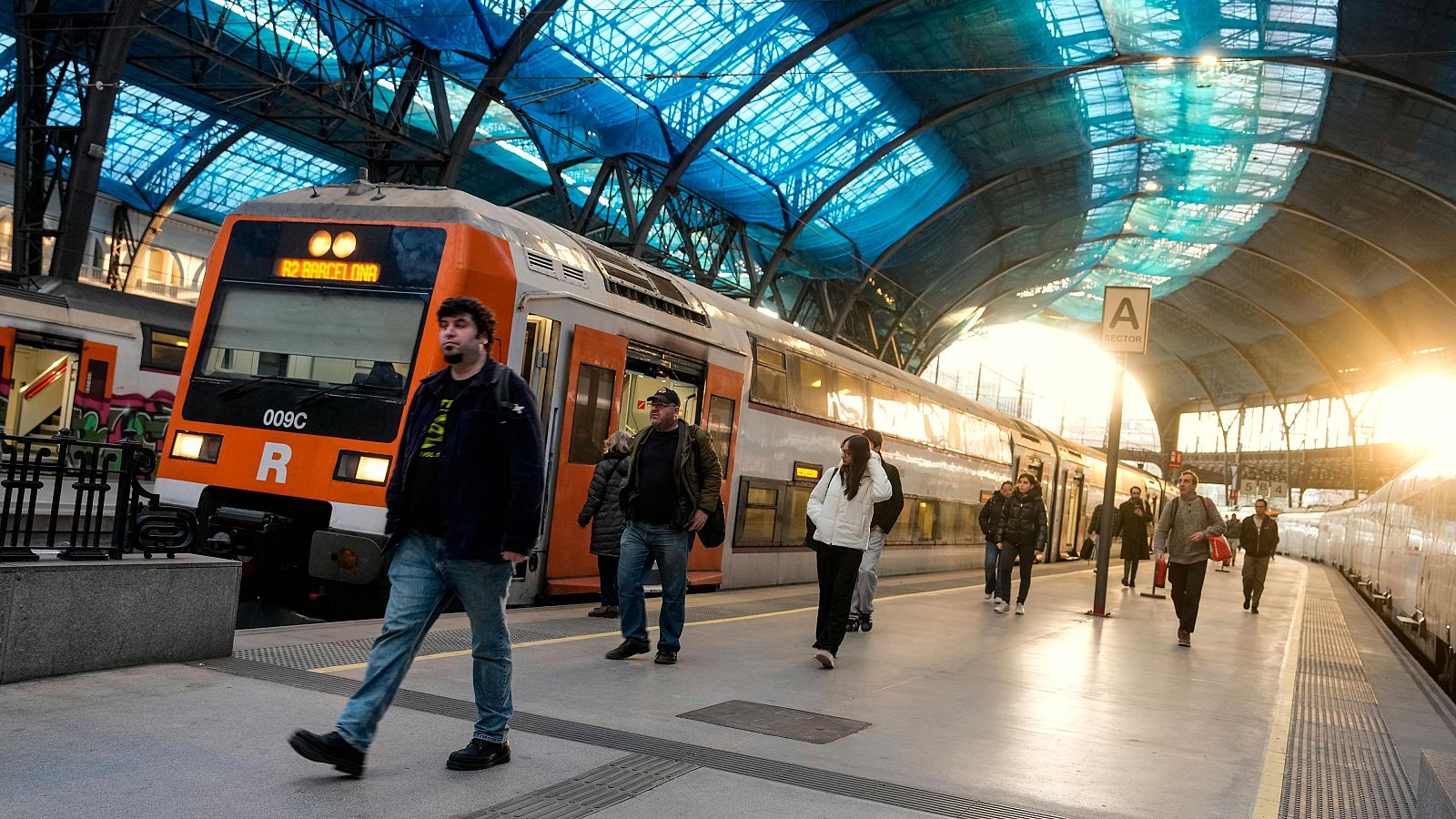 El Gobierno y la Generalitat acuerdan doblar la inversión para el mantenimiento de Rodalies hasta 2030