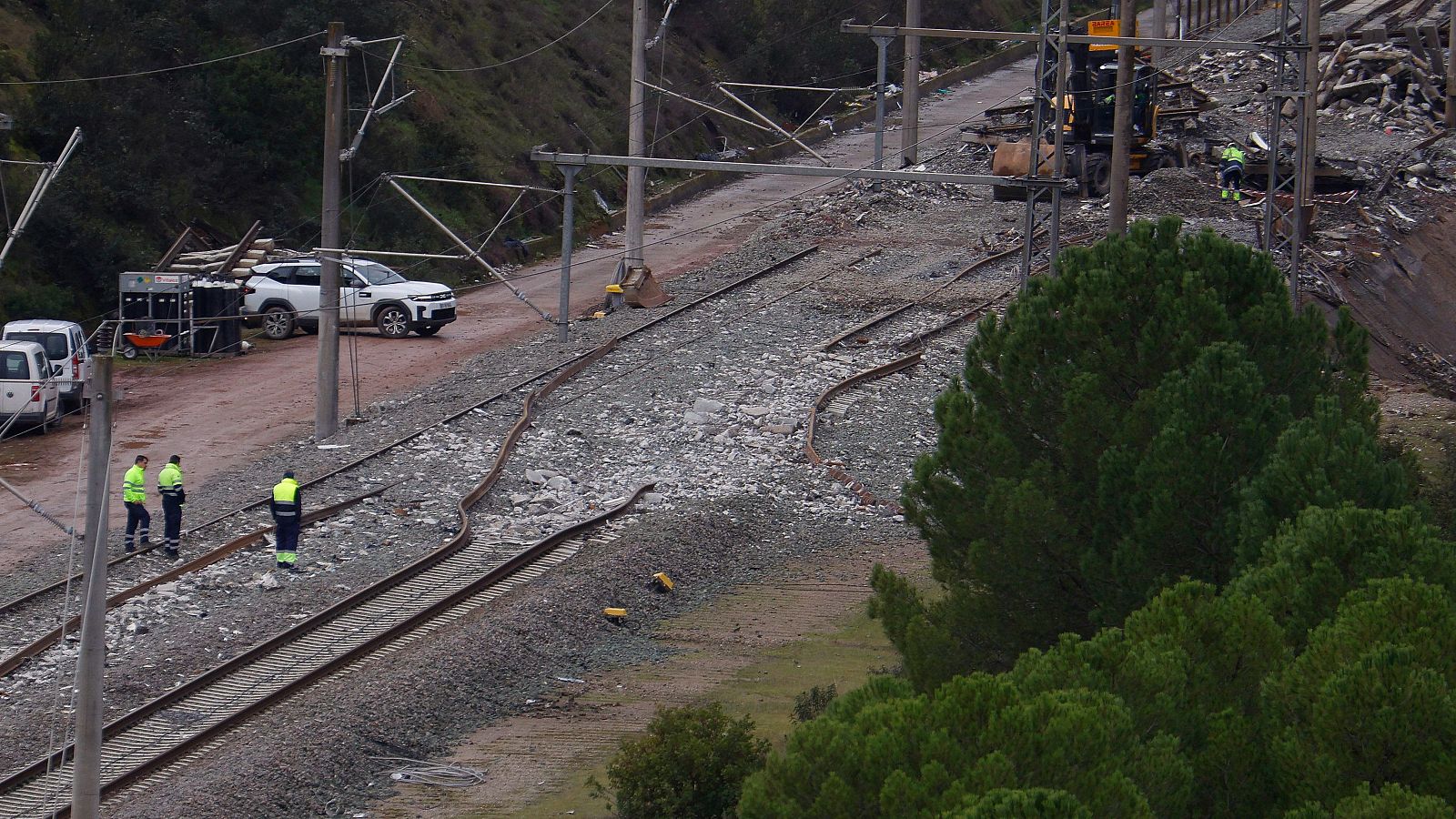 Vías despejadas tras los trabajos de retirada de los vagones siniestrados