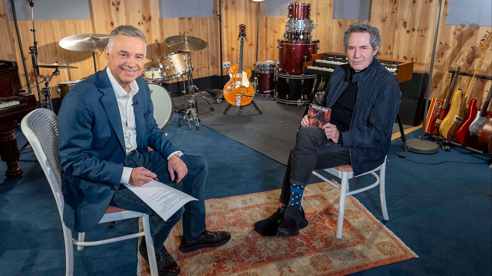 Jenaro Castro con Miguel Ríos durante la entrevista