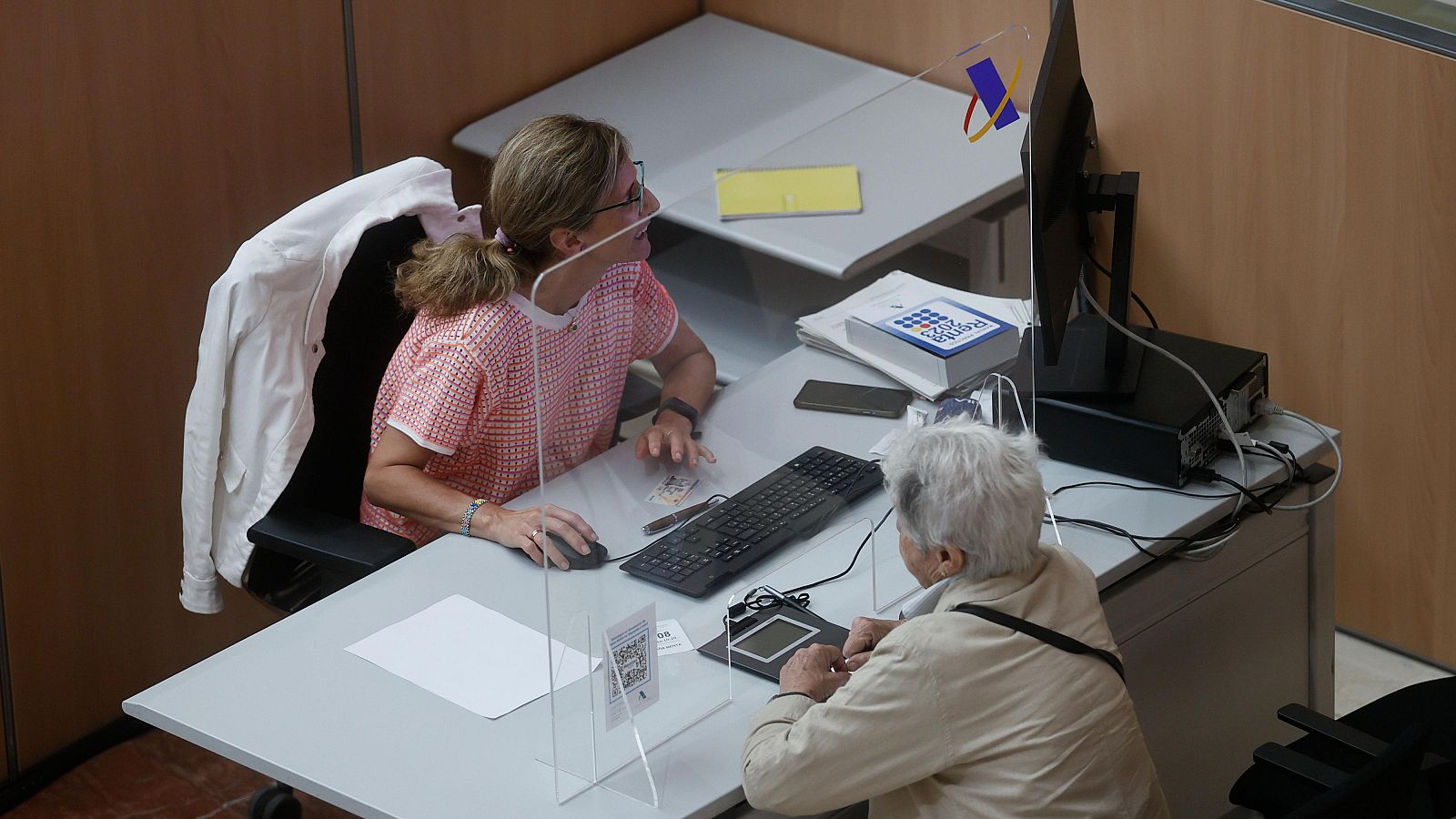 El Gobierno inicia el procedimiento para la jornada laboral de 35 horas en la Administración General del Estado