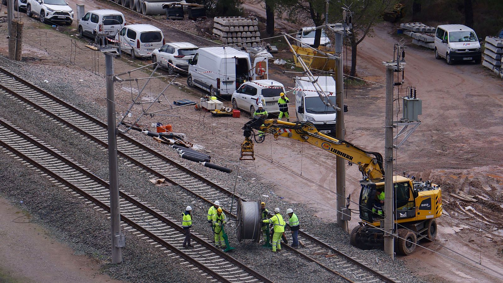 Trabajos de retirada de los vagones siniestrados tras el accidente de Adamuz, Córdoba