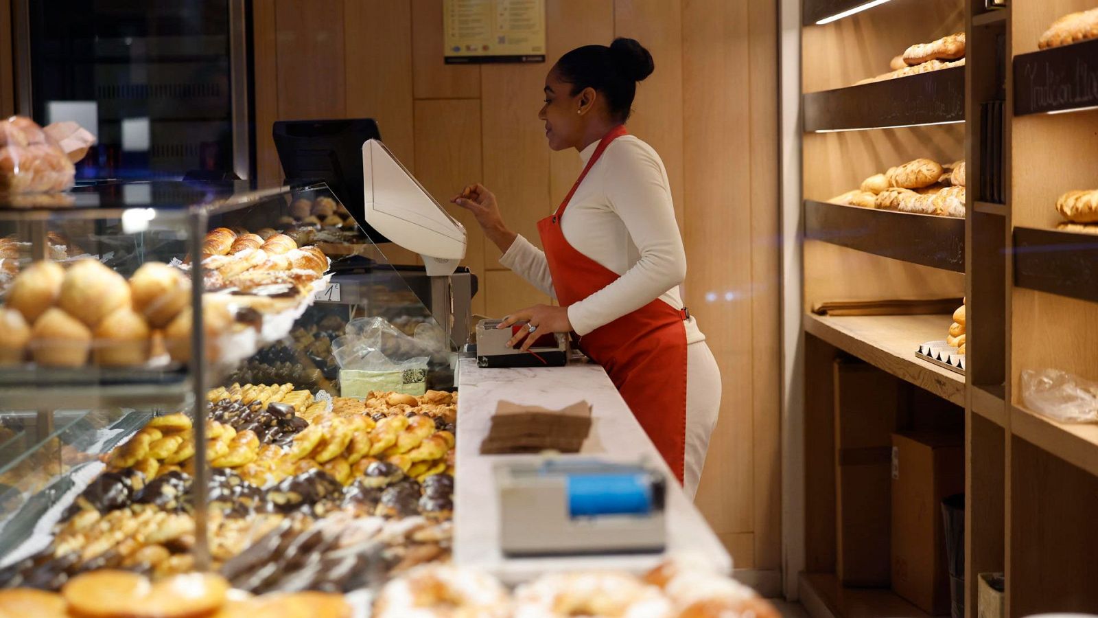 La economía española aceleró su crecimiento a final de año y cerró 2025 con un avance del 2,8%