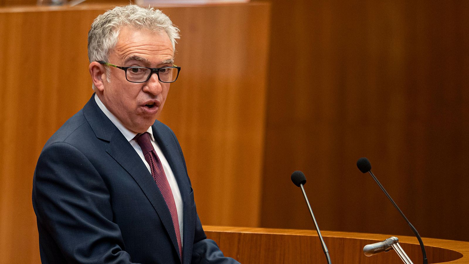 José Angel Ceña, en el hemiciclo de las Cortes de Castilla y León