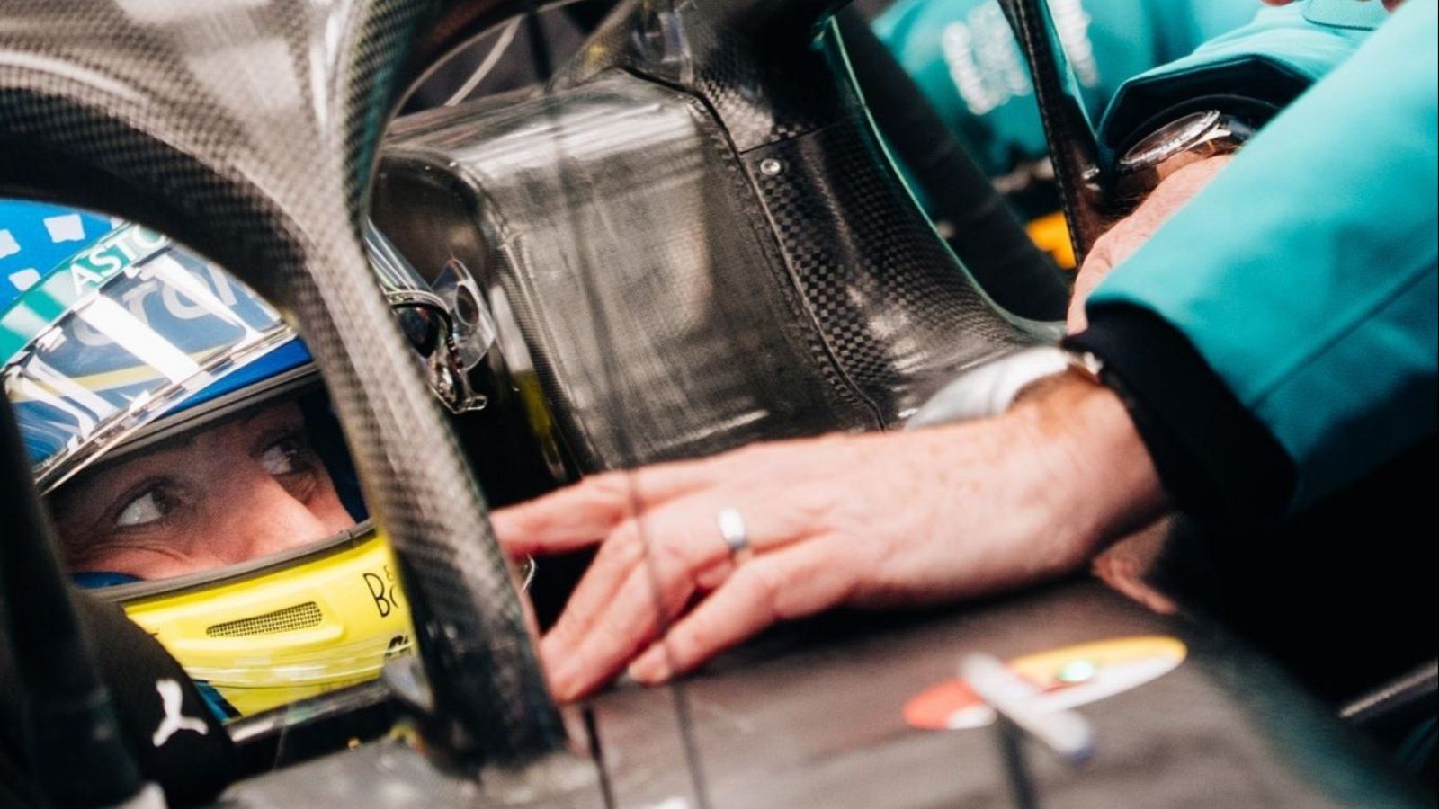 Fernando Alonso en su primer día con el AMR26