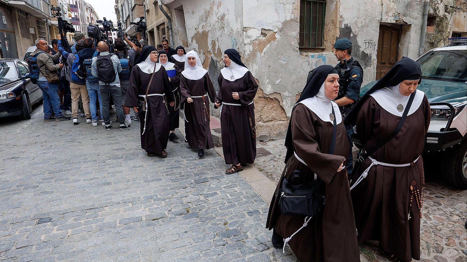 Las ocho religiosas excomulgadas por su decisión de separarse de la Iglesia católica se enfrentan a la vista oral por la demanda de desahucio del Monasterio de Santa Clara de Belorado.