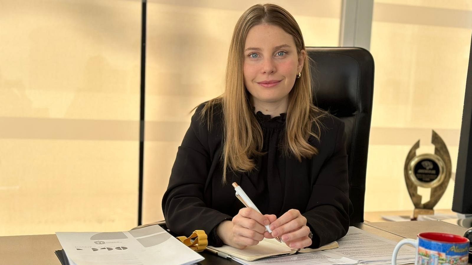 La concejala de Urbanismo de Alicante, Rocío Gomez, anuncia dimision,  tras conocerse que es una de las adjudicatarias de una vivienda pública