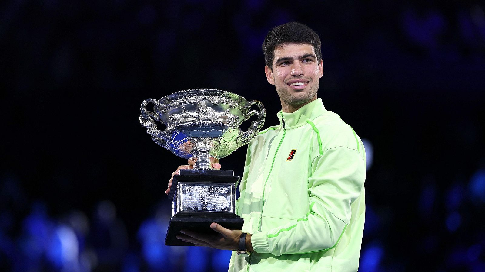 Carlos Alcaraz recibe el Open de Australia