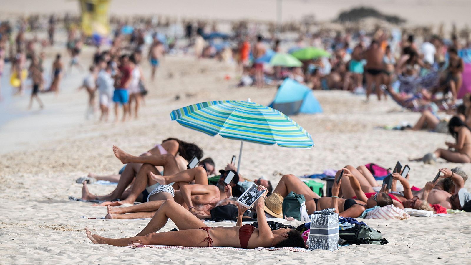 España cierra 2025 con récords históricos en turismo: casi 97 millones de visitantes extranjeros y 134.712 millones en gasto