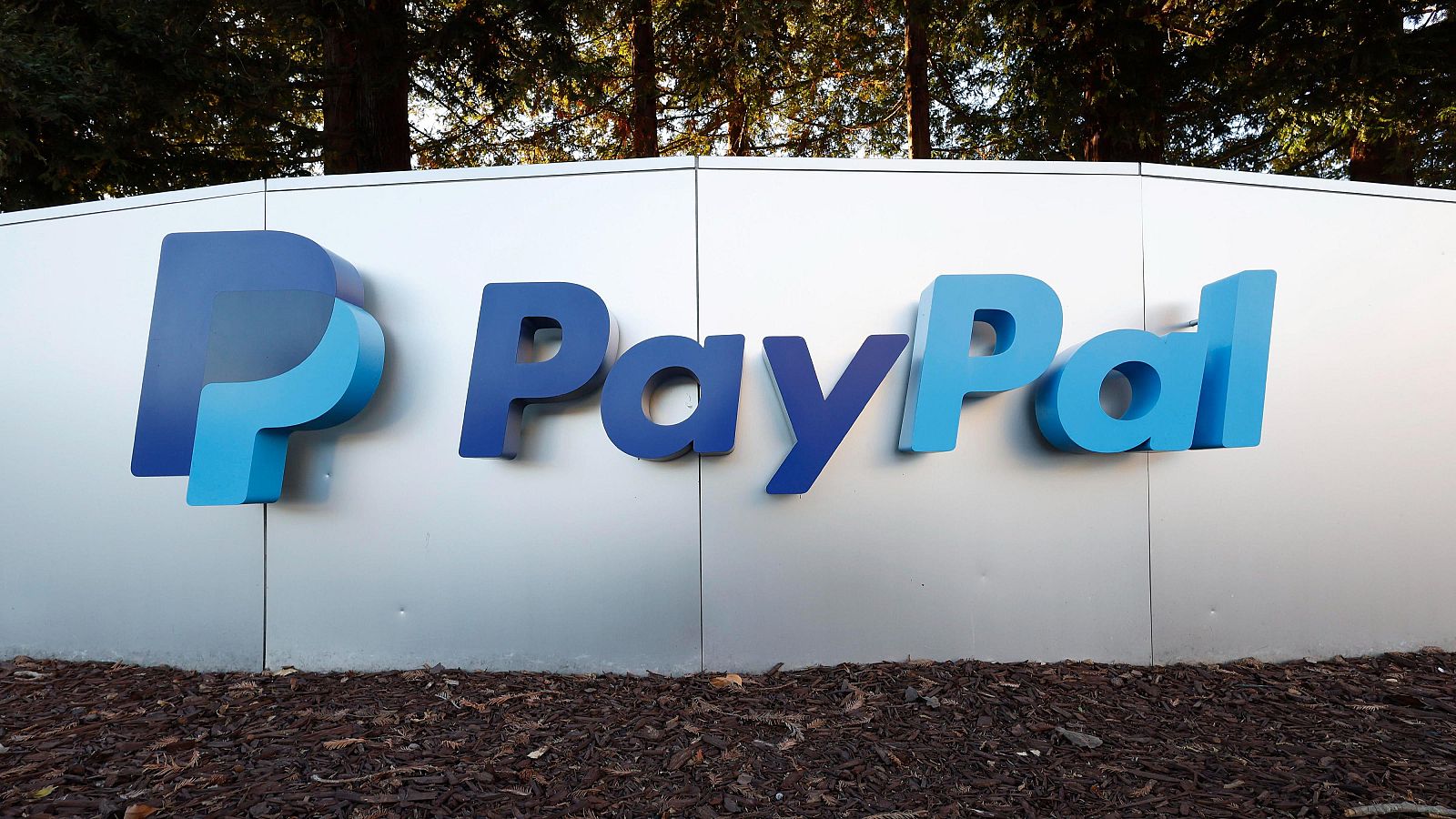 La plataforma de pagos PayPal nombra al español Enrique Lores como su nuevo consejero delegado