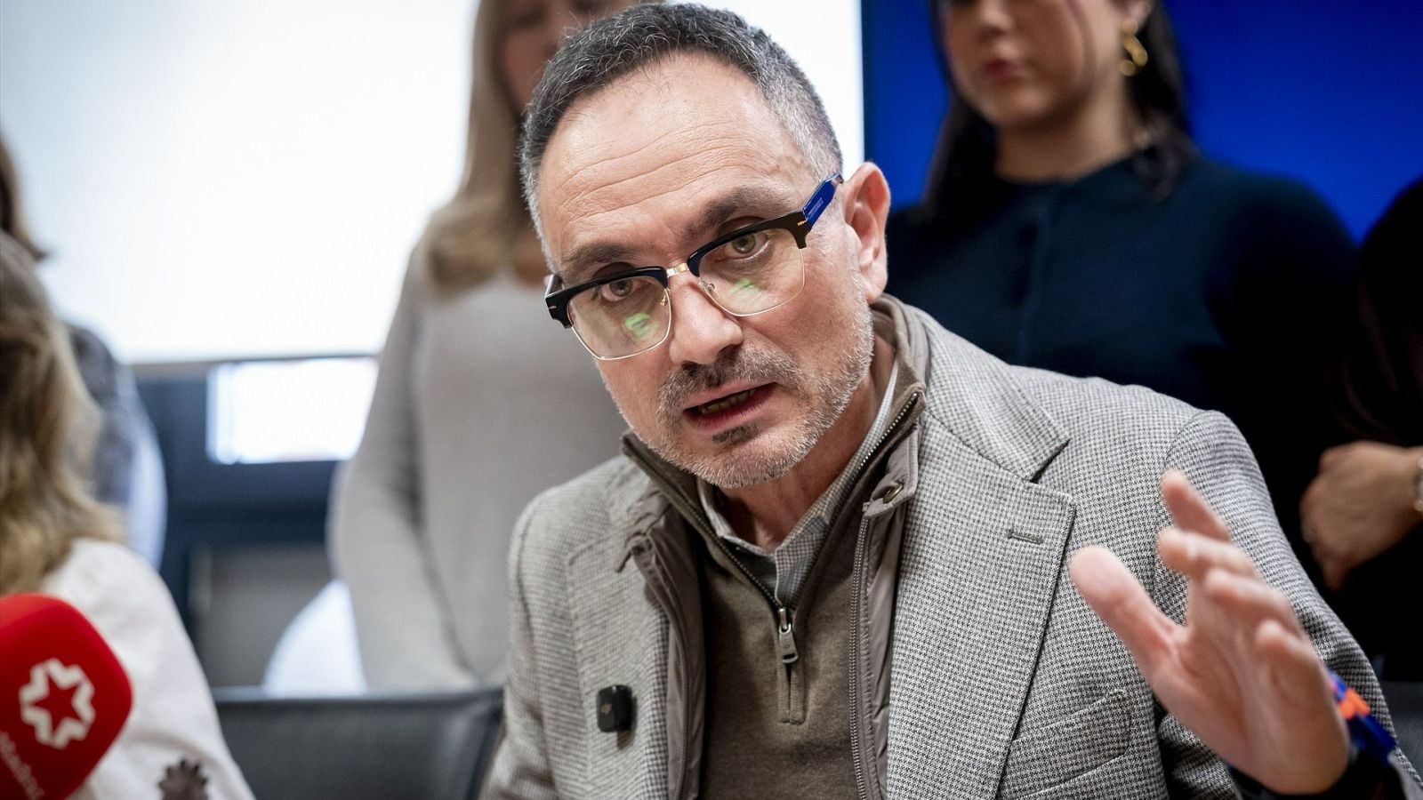 El alcalde de Móstoles comparece ante los medios de comunicación en el Ayuntamiento