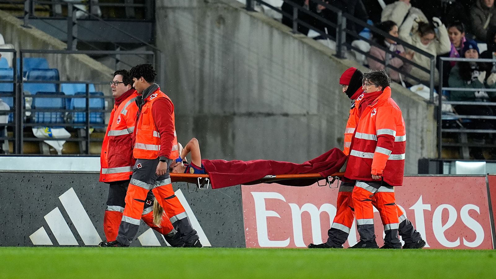 Laia Aleixandri, jugadora del FC Barcelona, lesionada en el partido de Copa de la Reina ante el Real Madrid