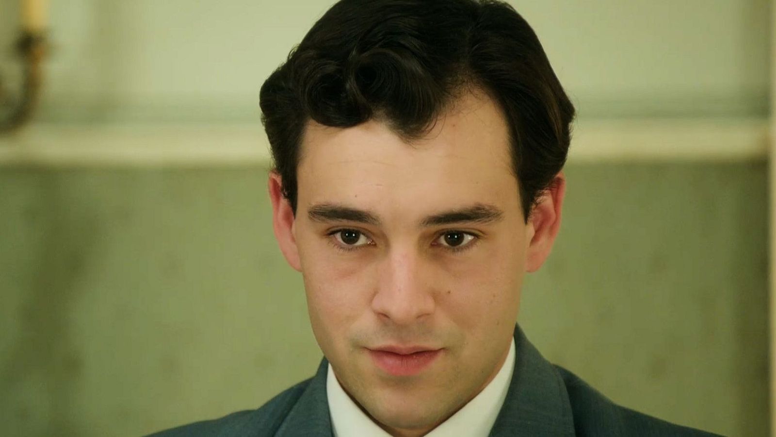 La Promesa: Curro y Ángela hacen público su compromiso