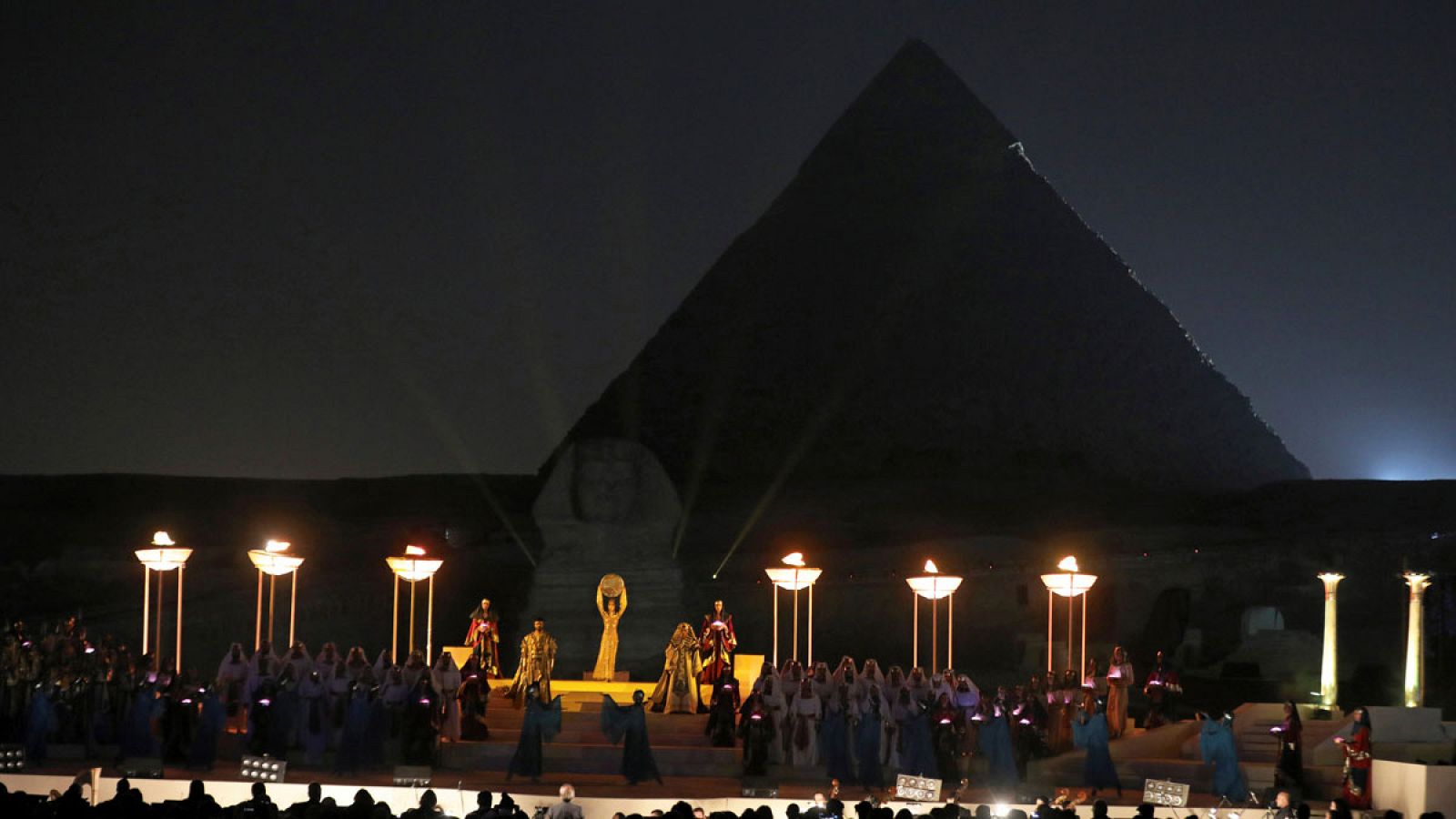 Egipto conmemora los 150 años del nacimiento de la ópera 'Aída'