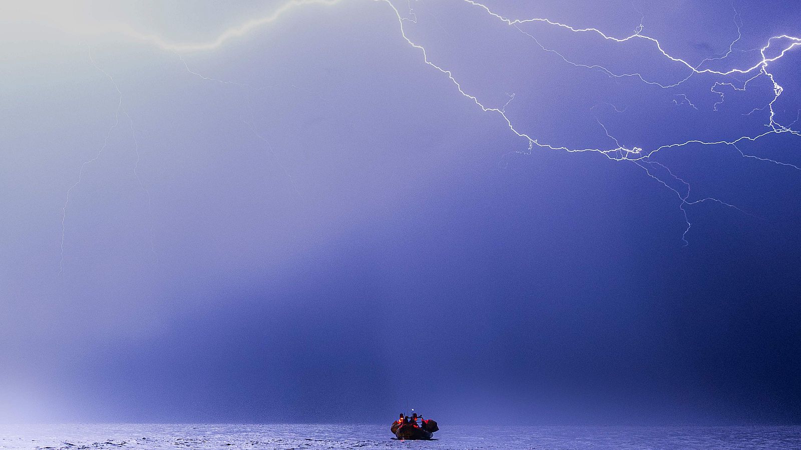 Naufraga una embarcacion con migrantes en Libia