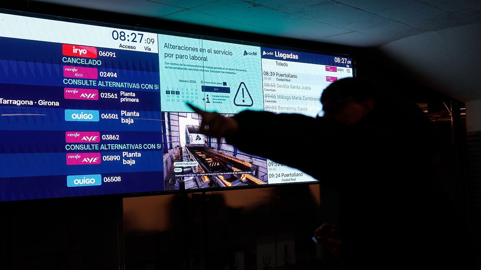 Algunos retrasos y cancelaciones por la huelga de los sindicatos minoritarios de maquinistas