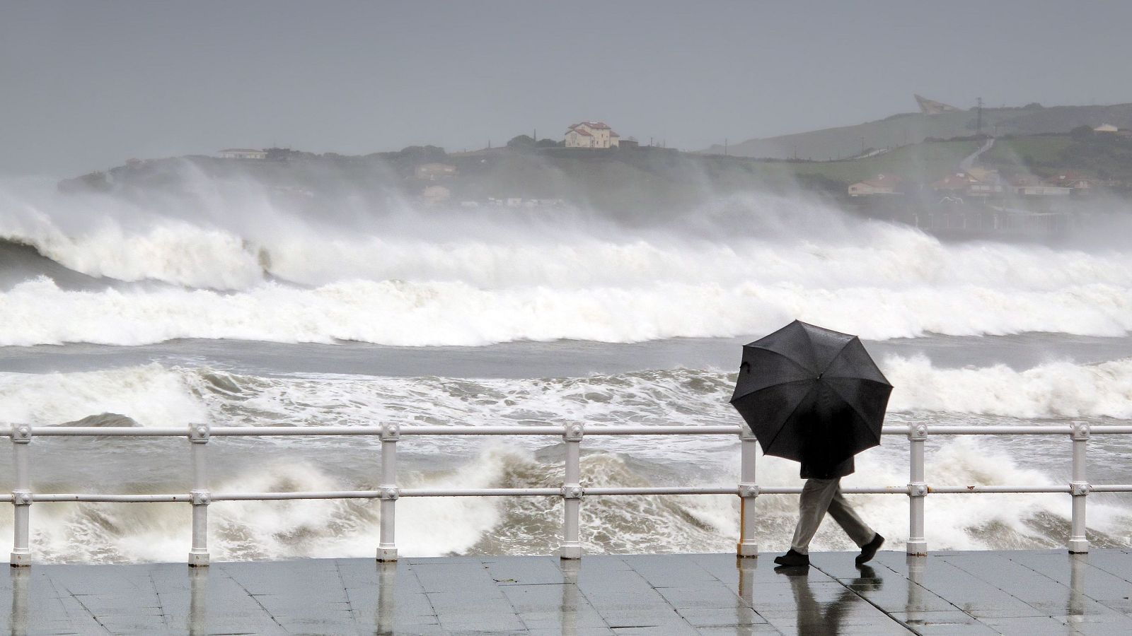 Explicación física de por qué silba el viento