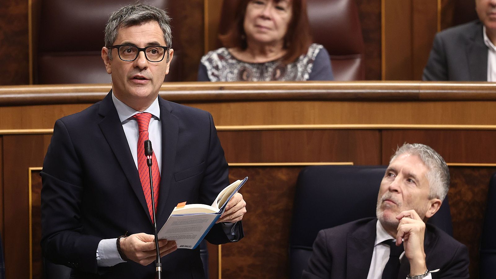 El ministro de la Presidencia, Justicia y Relaciones con las Cortes, Félix Bolaños, interviene durante una sesión de control al Gobierno, en el Congreso de los Diputados, a 18 de febrero de 2026, en Madrid (España)