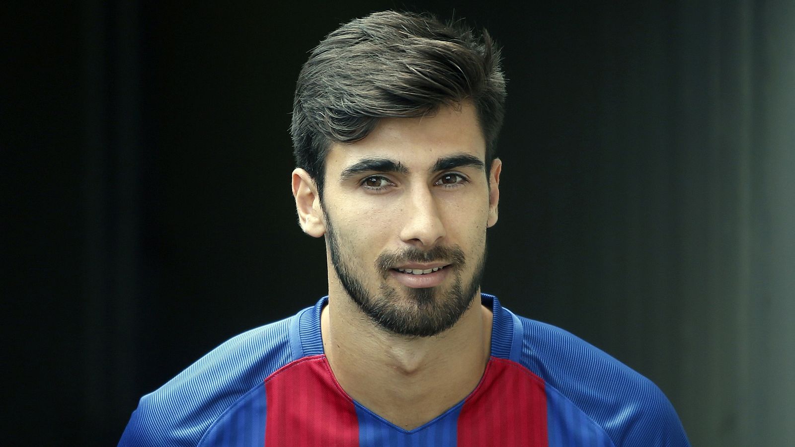 André Gomes: "No me siento bien y no disfruto en el campo"