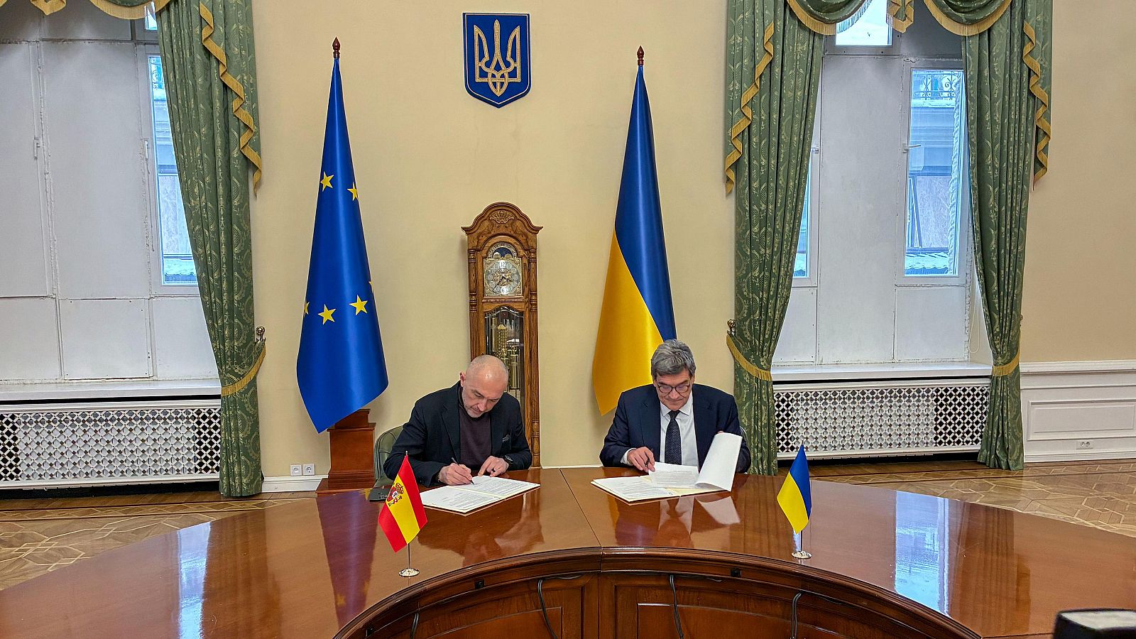 El Gobernador del Banco de España visita Kiev