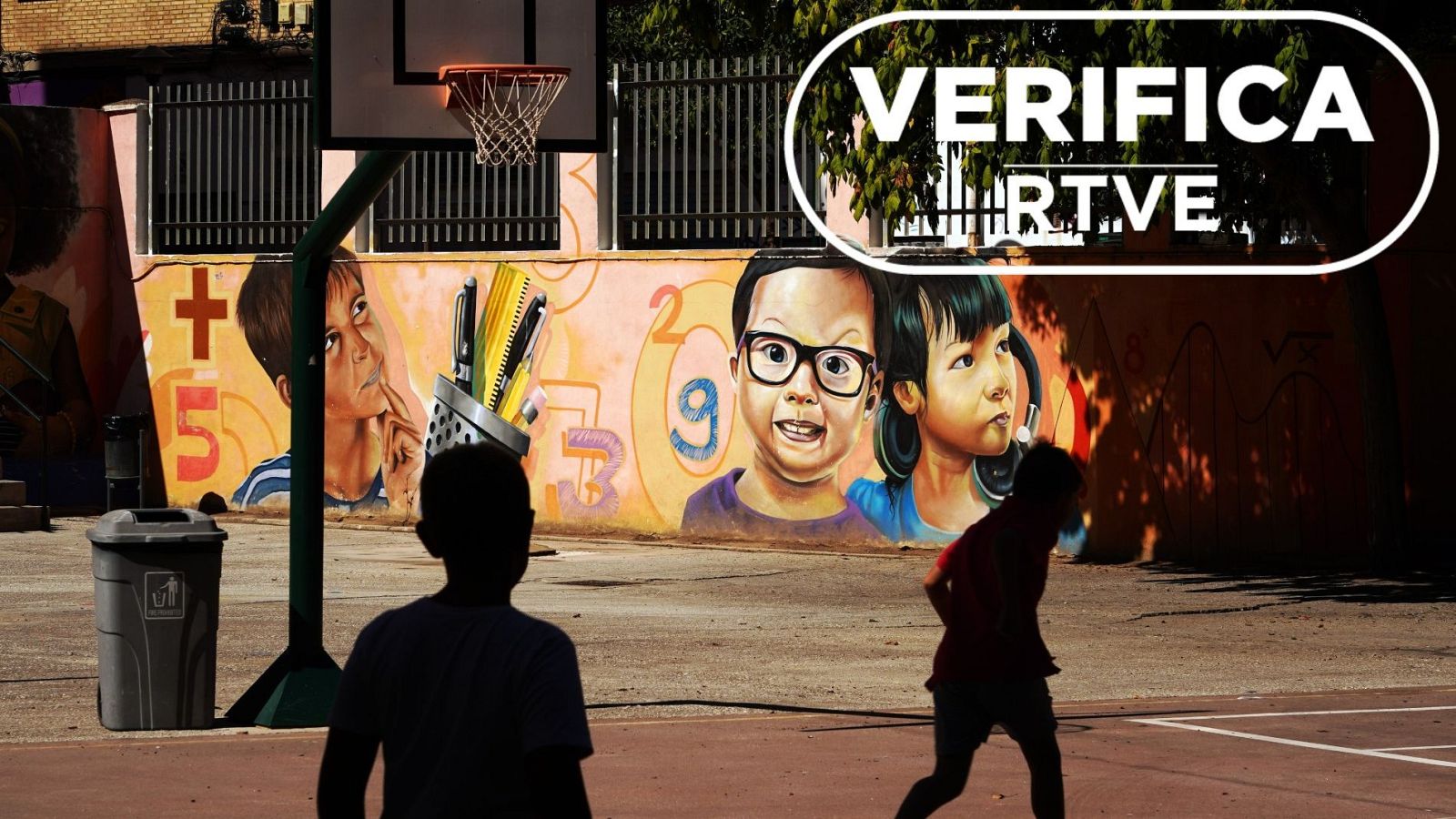 Educadores, alquileres o material escolar: desglosamos el coste de atender a un menor inmigrante solo