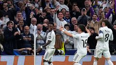 El Real Madrid cumple en su difícil cita con el Benfica y estará en el bombo de los octavos de Champions