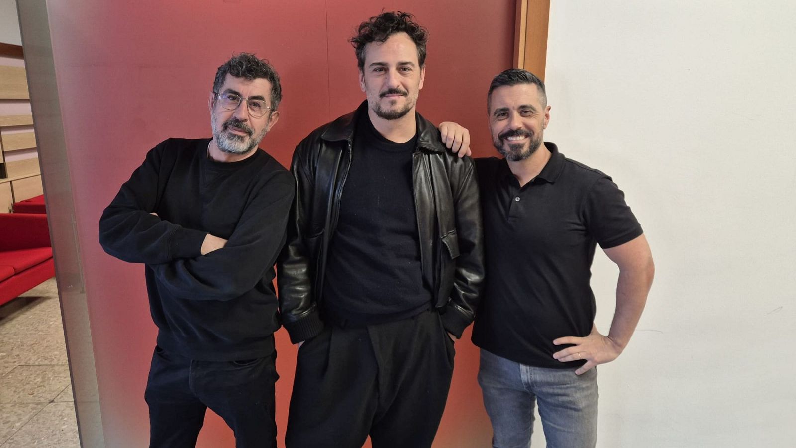 Asier Etxeandia ha repasado su trayectoria en 'El despertador de RNE' con Gorka Rodríguez y Piti Alonso.