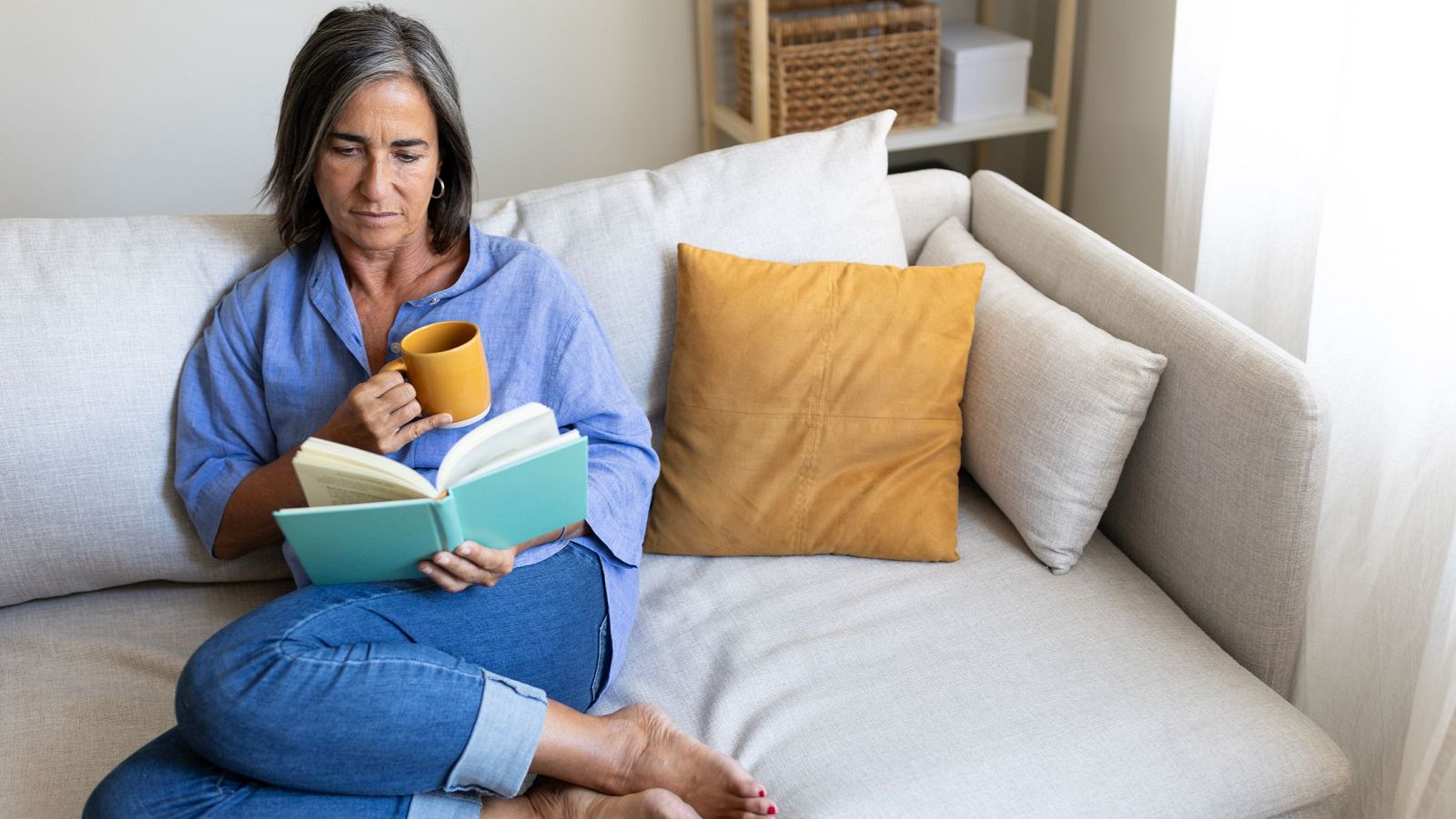 Los mayores de 55 marcan el ritmo de la economía española: ahorran más y consumen más